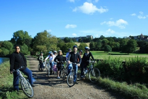 Palácio de Hampton Court: passeio de bicicleta pelo rio Tâmisa