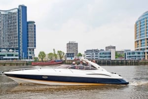 Londra: noleggio di uno yacht privato di lusso di 2 ore sul Tamigi