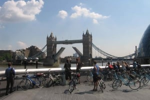 London: Sykkeltur i solnedgang