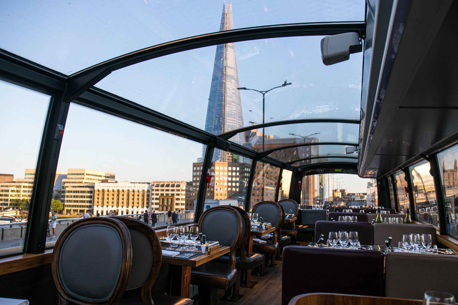 Londen: Lunch Tour van 4 gangen per luxe touringcar
