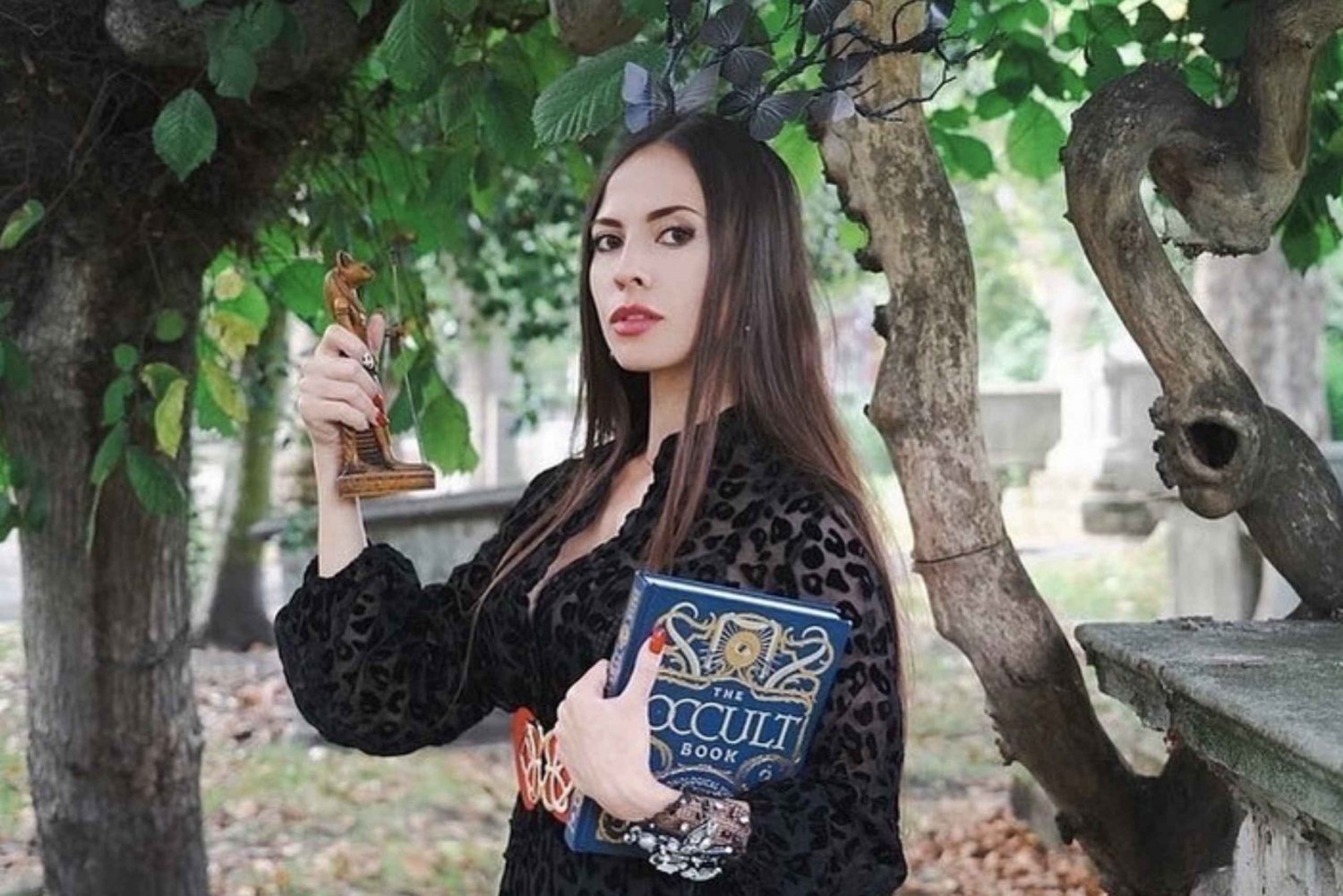 London: Secret Societies & Witchcraft with Tarot Cocktails