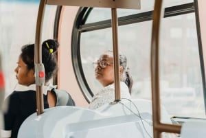 Londyn: Podwieczorek w autobusie z kieliszkiem Prosecco
