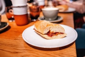 London: Borough Market Food Tour with Local Guide