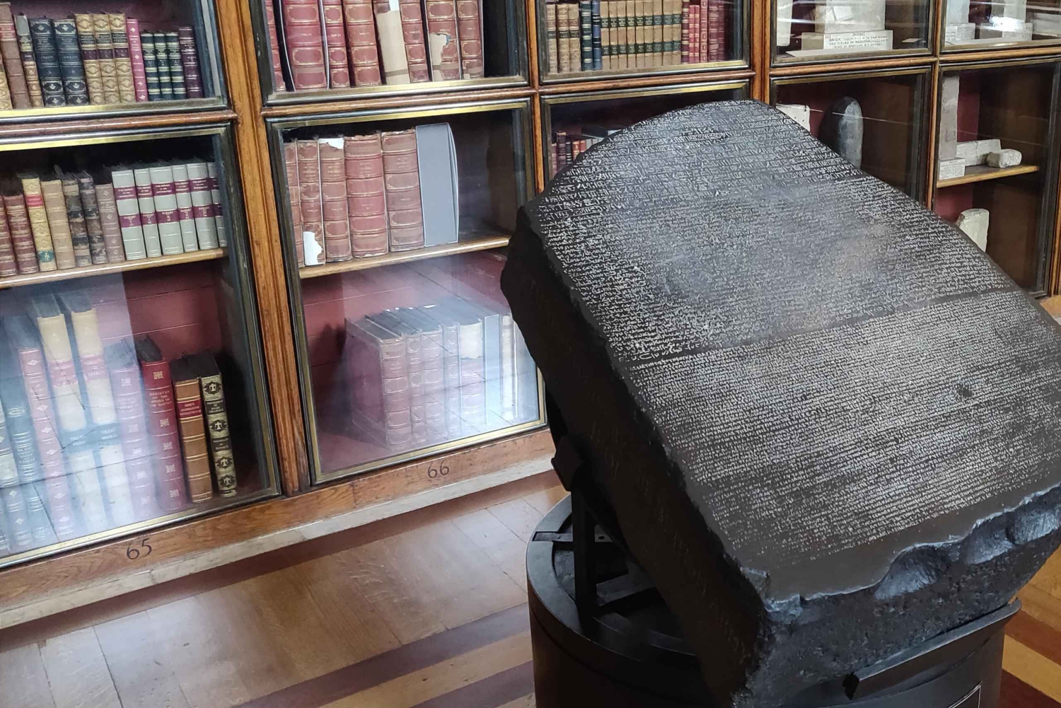 ロンドン：考古学者ガイドと行く大英博物館ツアー