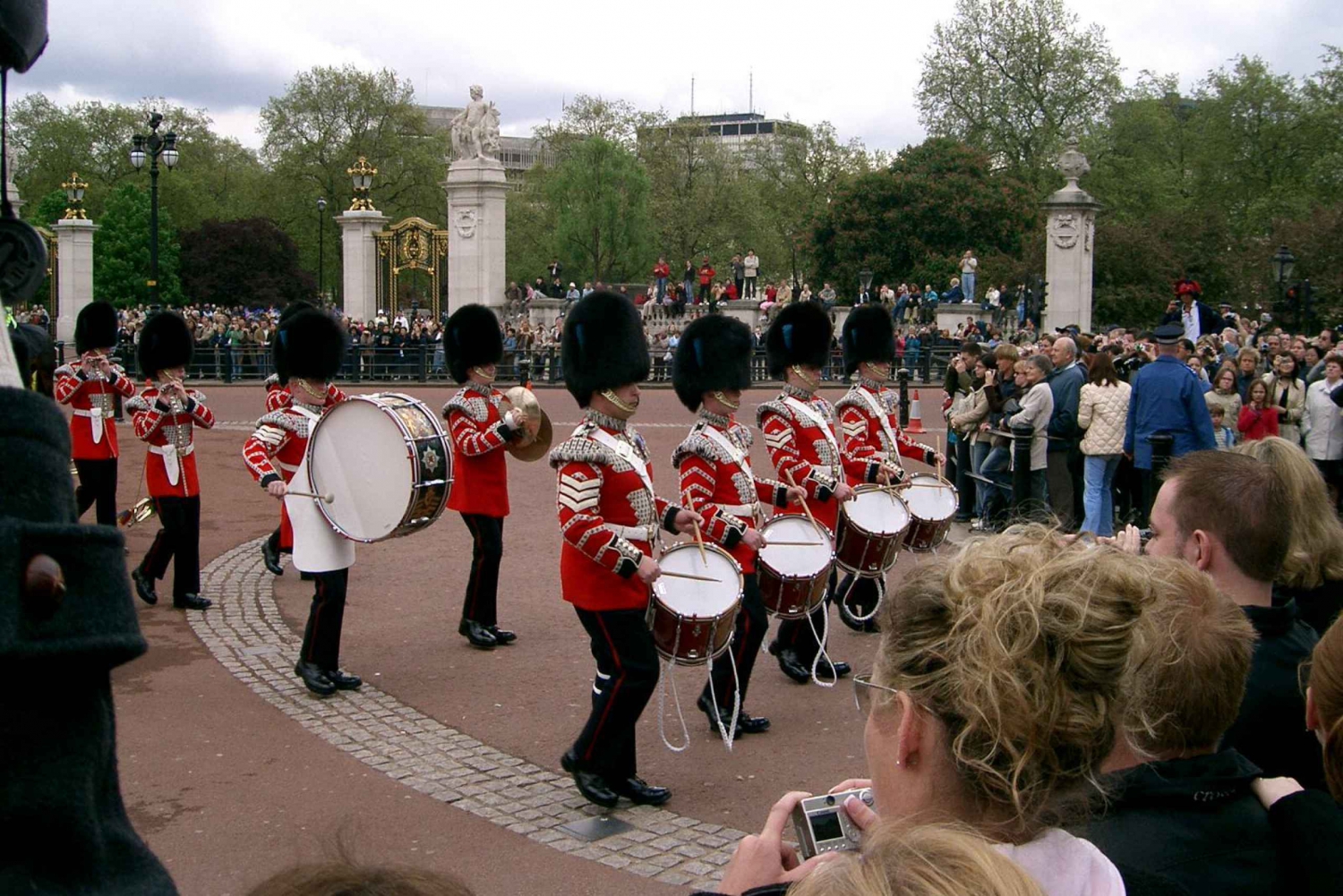 London: Buckingham Palace Changing of the Guard Guided Tour