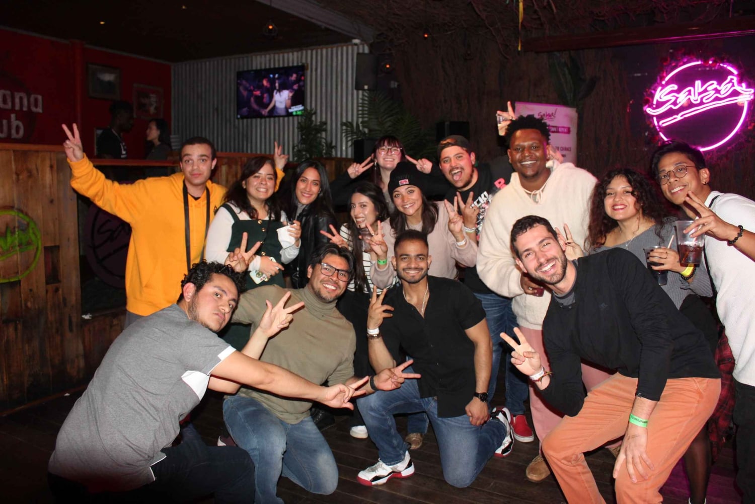 O que estás a fazer em Londres? Pub Crawl no centro de Londres com ofertas de bebidas