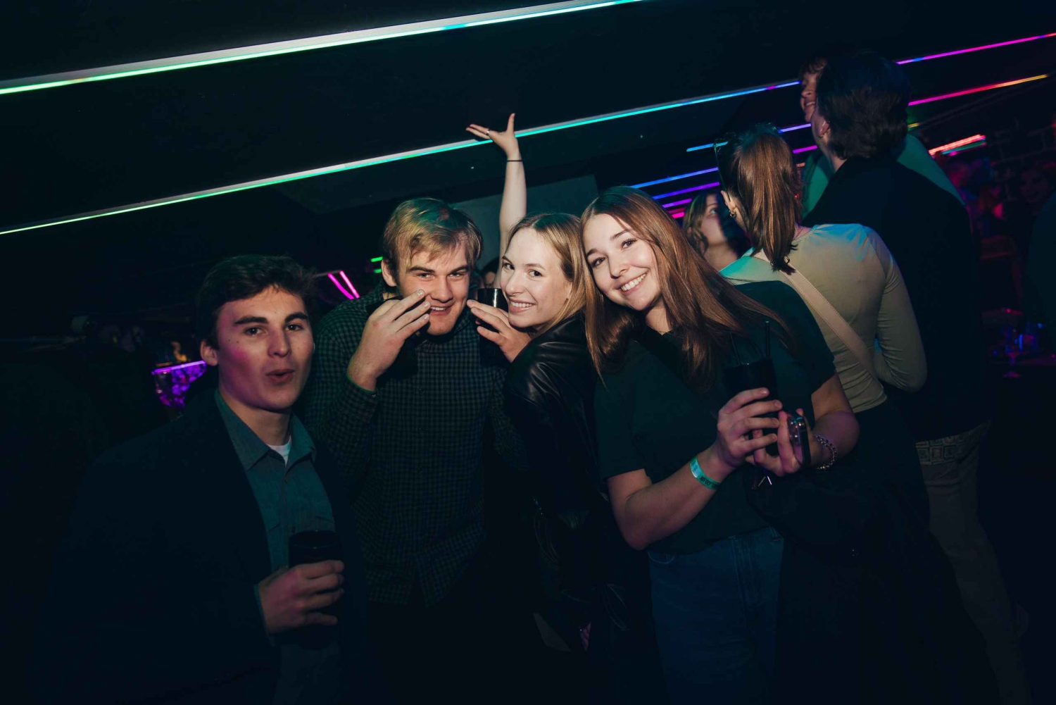 O que estás a fazer em Londres? Pub Crawl no centro de Londres com ofertas de bebidas