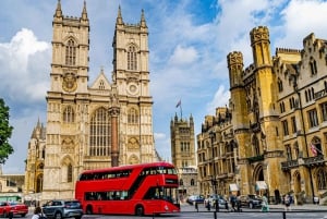London Centre: Walking Tour with Audio Guide on App