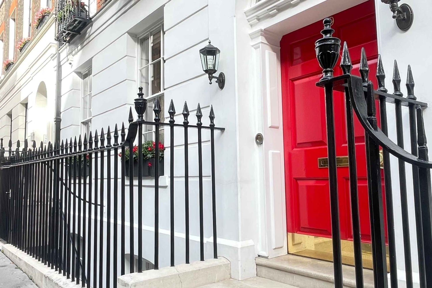 London: Charles Dickens Walking Tour for Small Groups