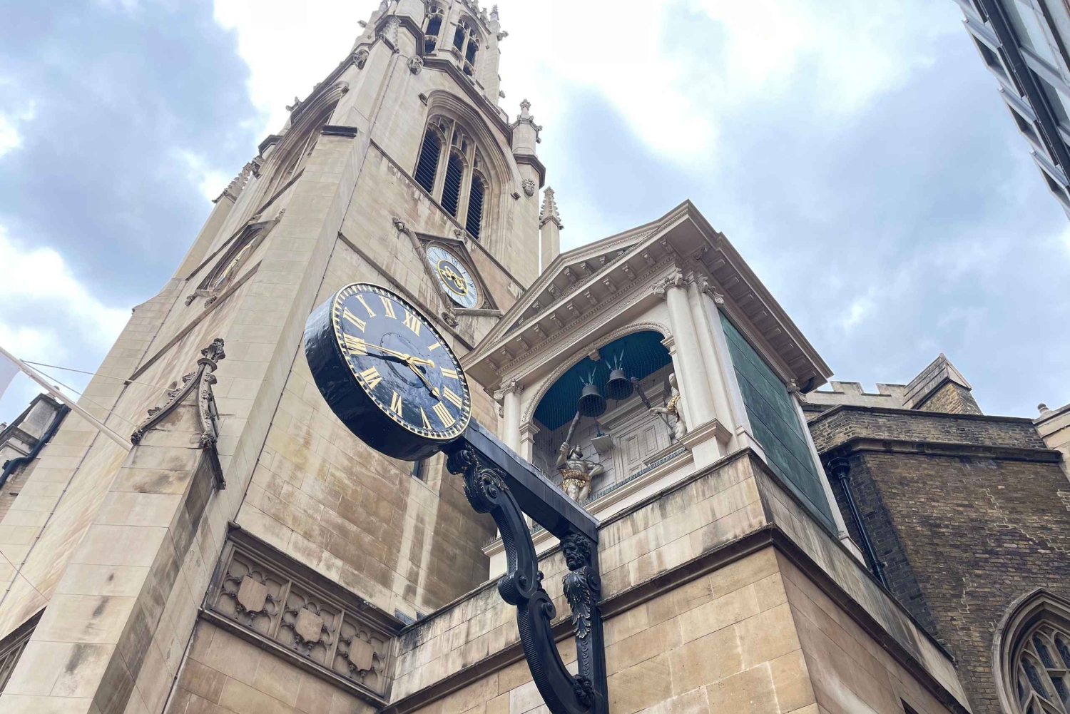 London: Charles Dickens Walking Tour for Small Groups