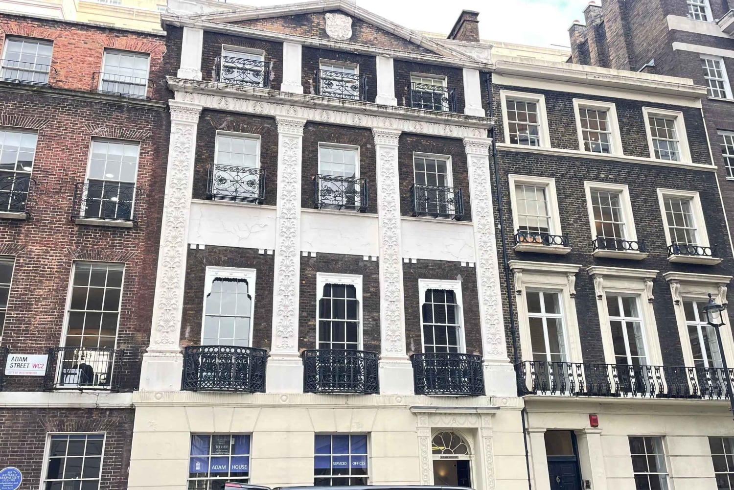 London: Charles Dickens Walking Tour for Small Groups