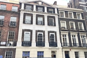 London: Charles Dickens Walking Tour for Small Groups