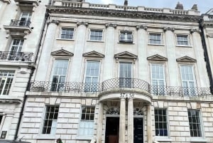 London: Charles Dickens Walking Tour for Small Groups