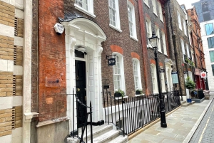 London: Charles Dickens Walking Tour for Small Groups