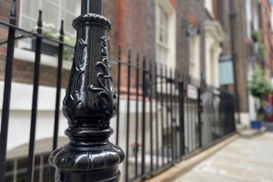 London: Charles Dickens Walking Tour for Small Groups