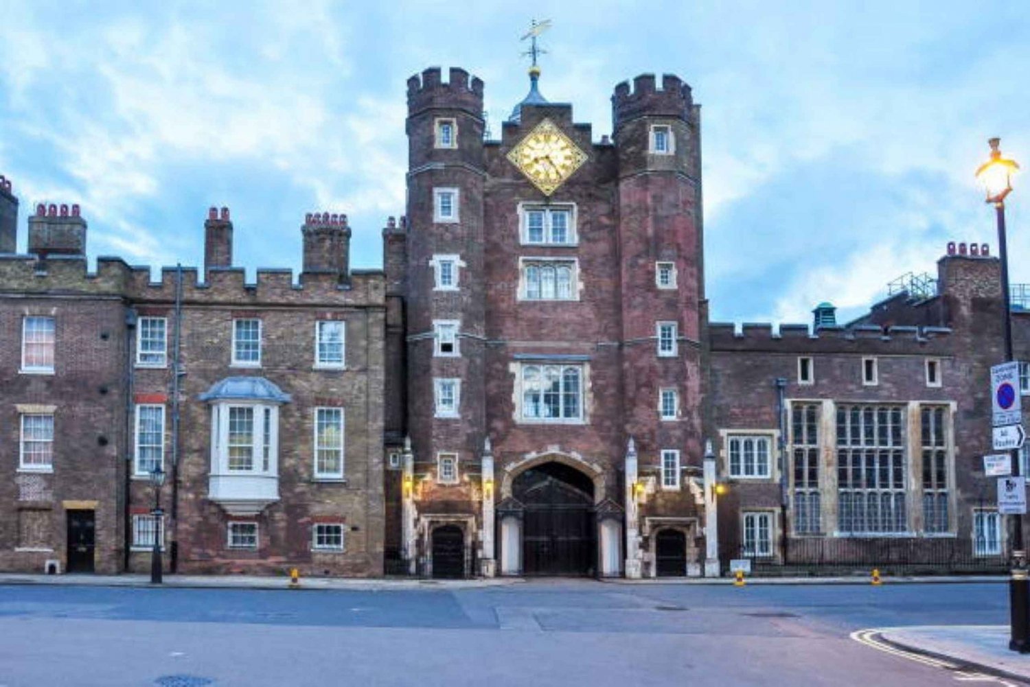 London: The English Civil War, Charles II and Westminster