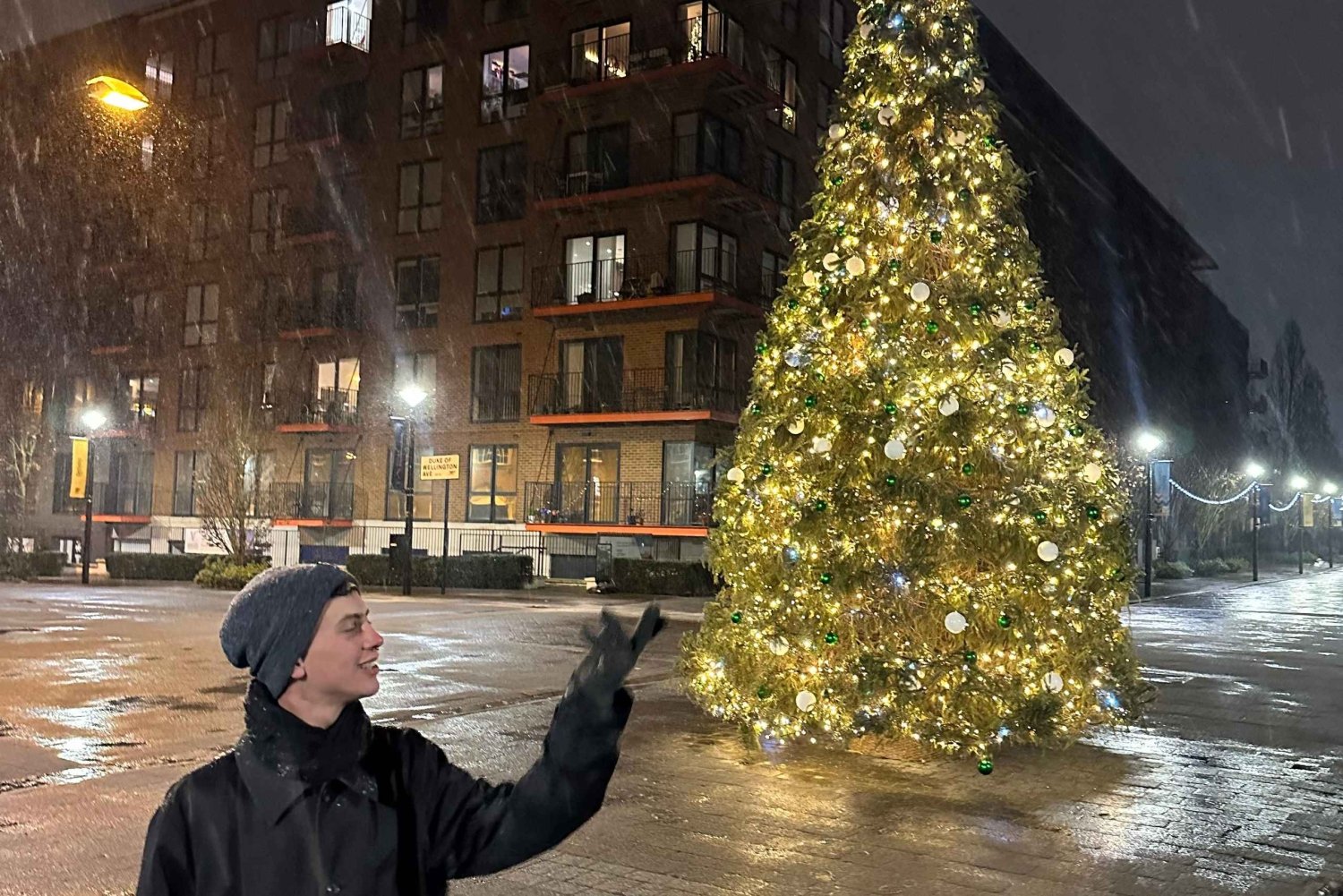 London: Christmas Lights and Markets Walking Tour