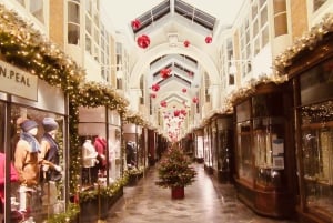 London: Privat tur med julbelysning med ikonisk London-taxi