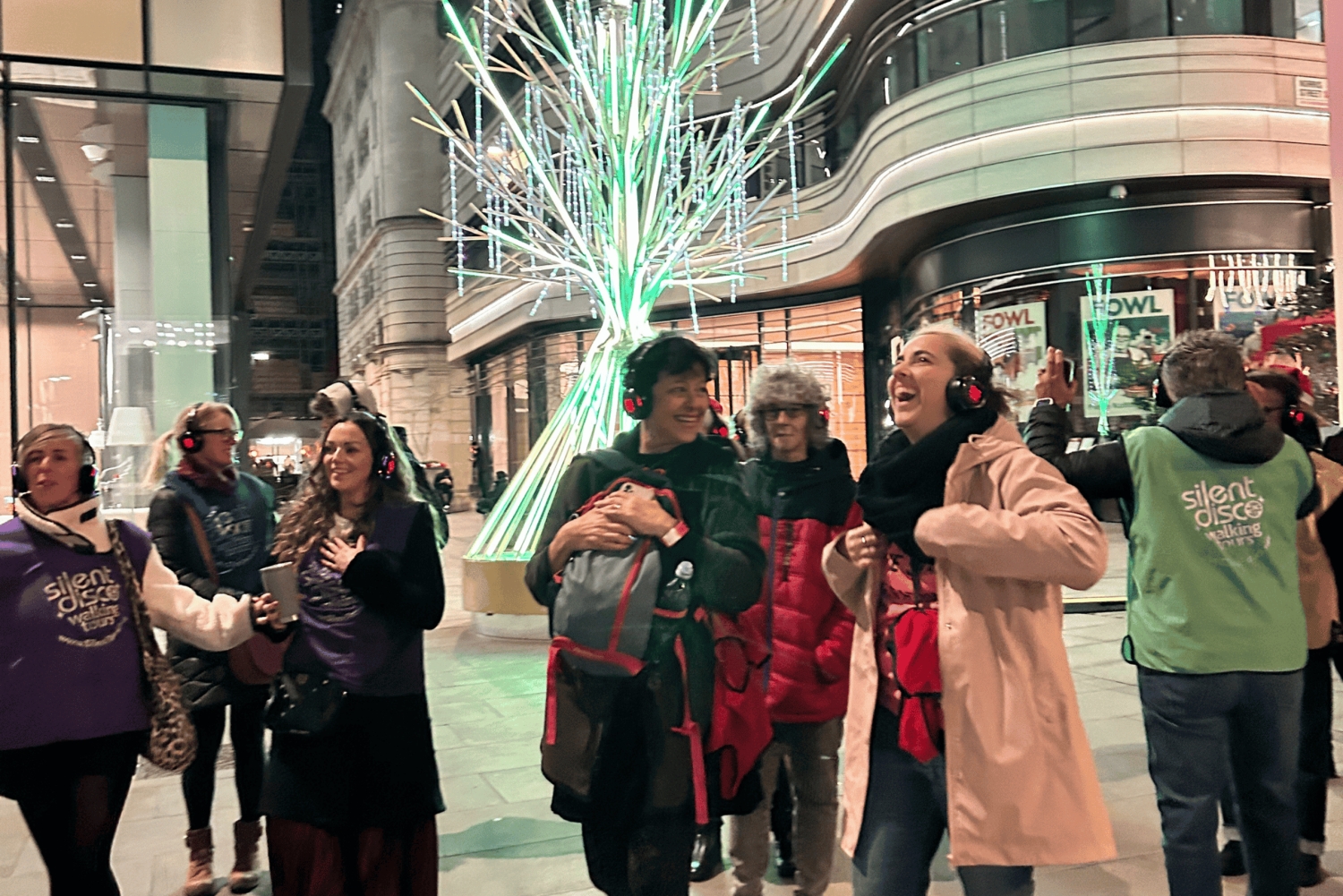 London: Christmas Lights Tour - With Christmas Music