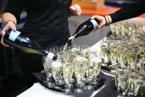 Лондон: Круиз с обедом и рождественской вечеринкой