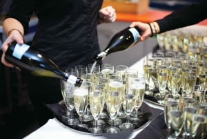 Лондон: Круиз с обедом и рождественской вечеринкой