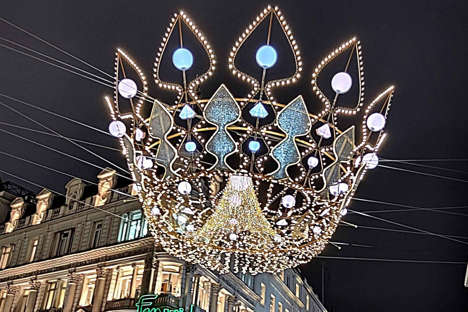 London Christmas Sparkle Walking Tour Small Group