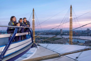Lontoo: O2 Arena Rooftop Climbing Experience: O2 Arena kattokiipeilykokemus