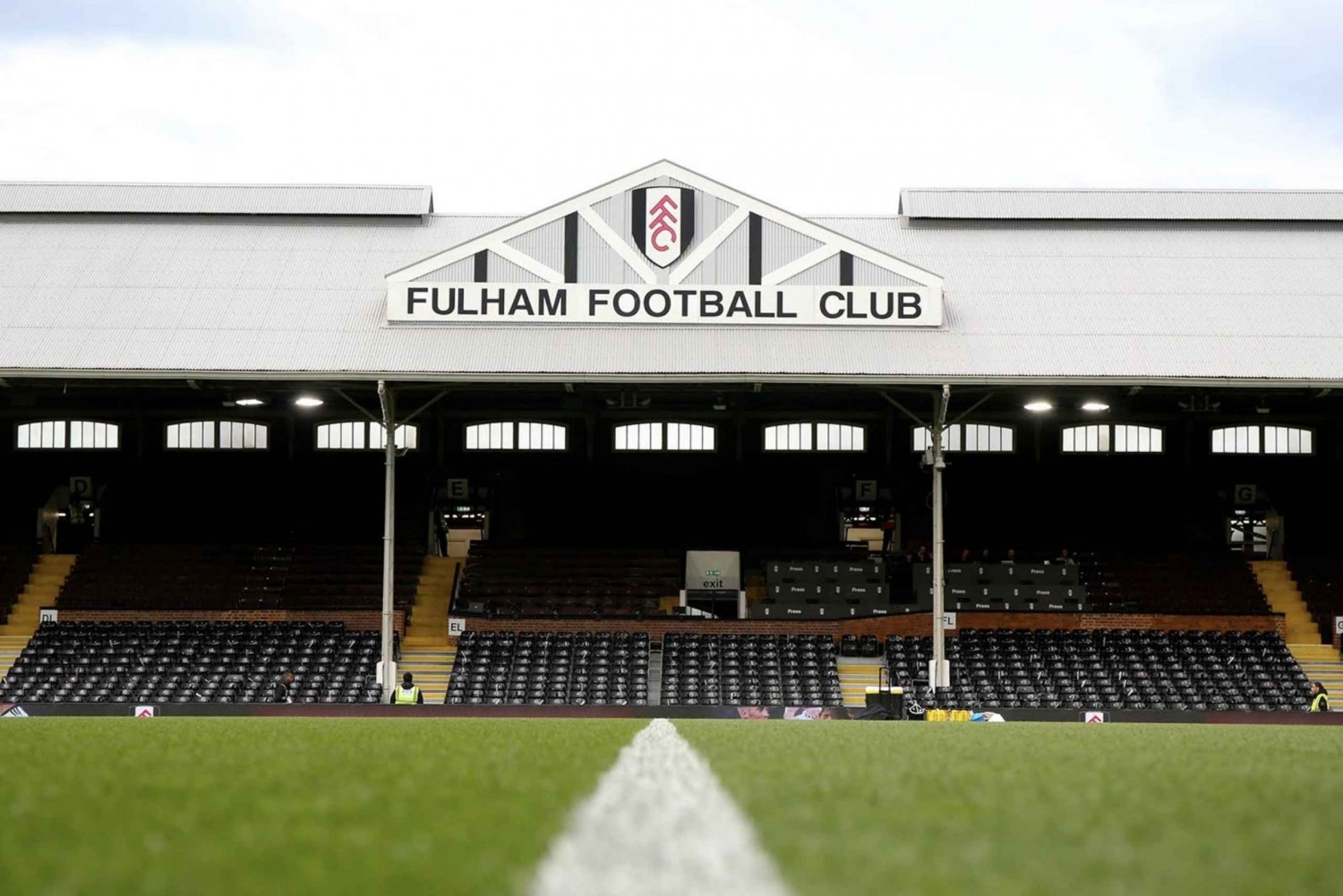 London: Craven Cottage Guided Tour hos Fulham Football Club