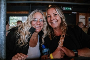 Londen: Duistere komedie op Iconische Battersea Schuit