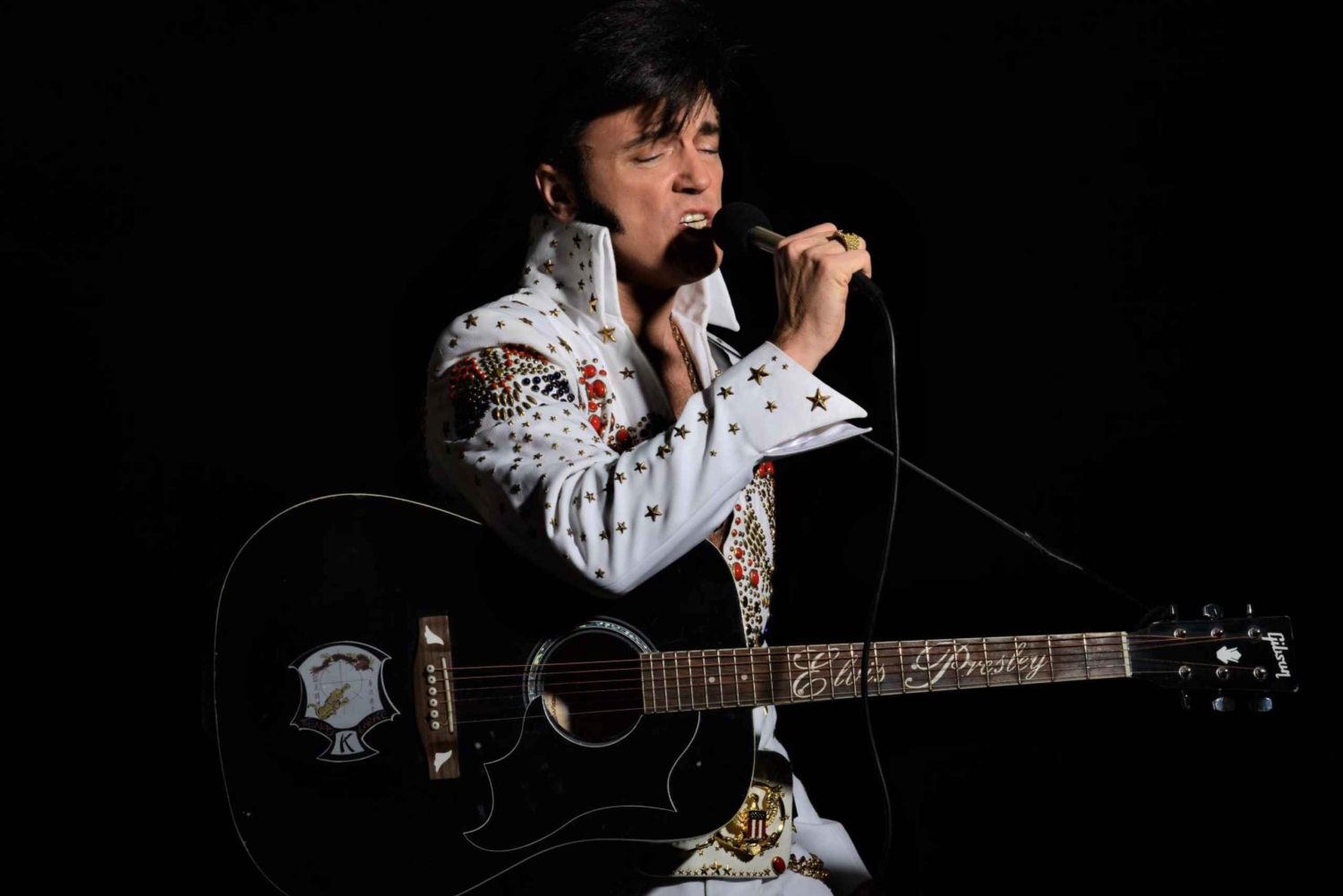 Лондон: круиз с ужином с Элвисом Трибьютом по Темзе