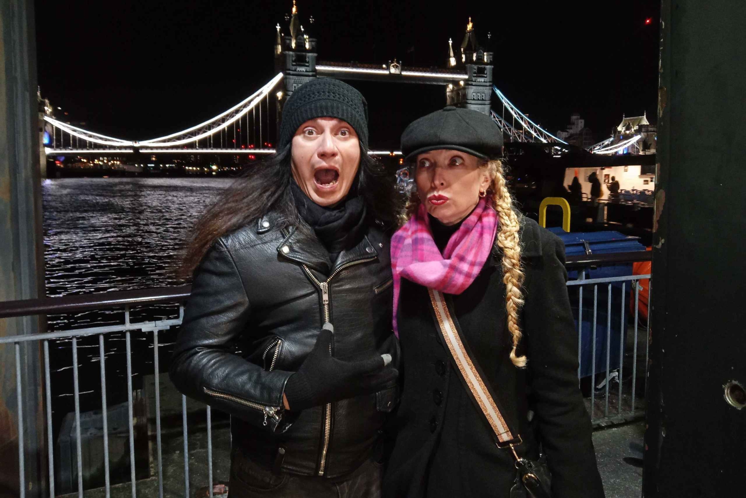 Londres: Paseo fantasmal y paseo en barco por el río Támesis