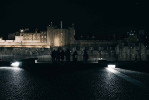 London: Ghost Walk and River Thames Boat Ride