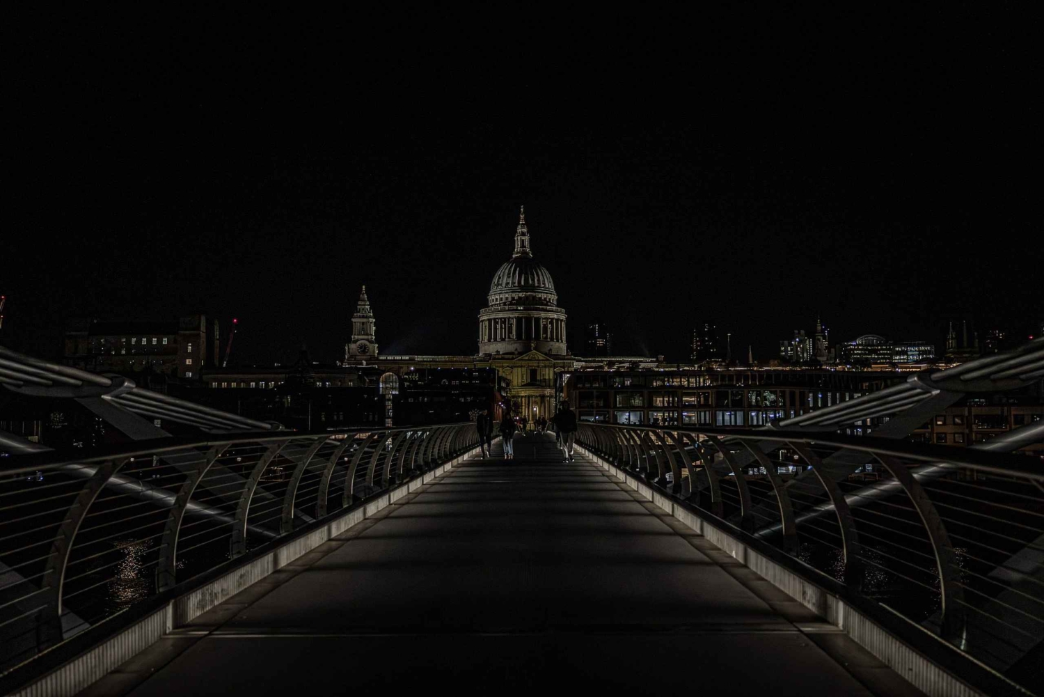 London: Ghosts, Legends & Mysteries Night Walking Tour