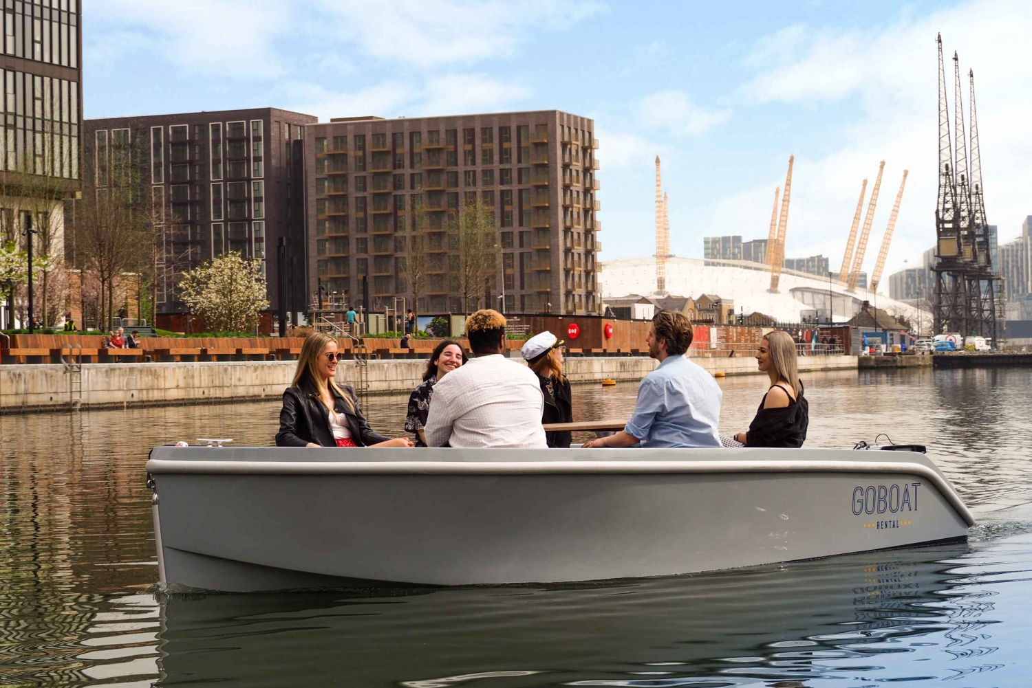 Lontoo: London Docklands: GoBoat vuokraus Canary Wharfissa London Docklandsissa