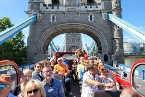 London: Geführte Sightseeingtour in einem Oldtimer-Open-Top-Bus