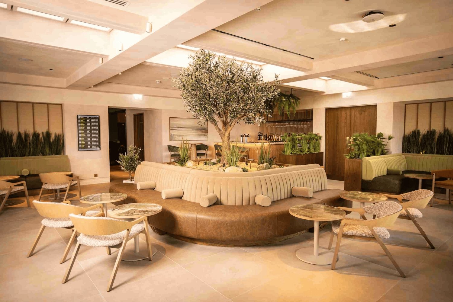 London: Heathrow Airport Lounge Access by DragonPass