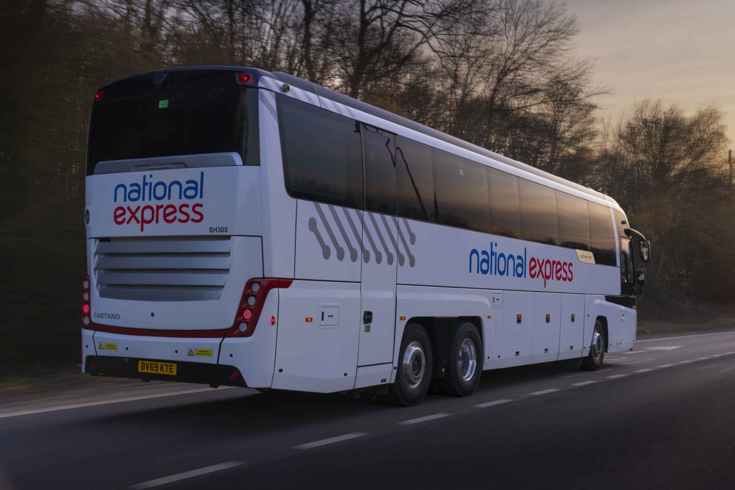 London Heathrow Airport to Southampton OneWay Bus Transfer in London