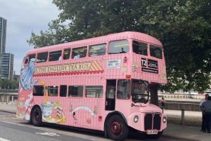 Лондон: автобус для послеобеденного чая 'Вот и снова'
