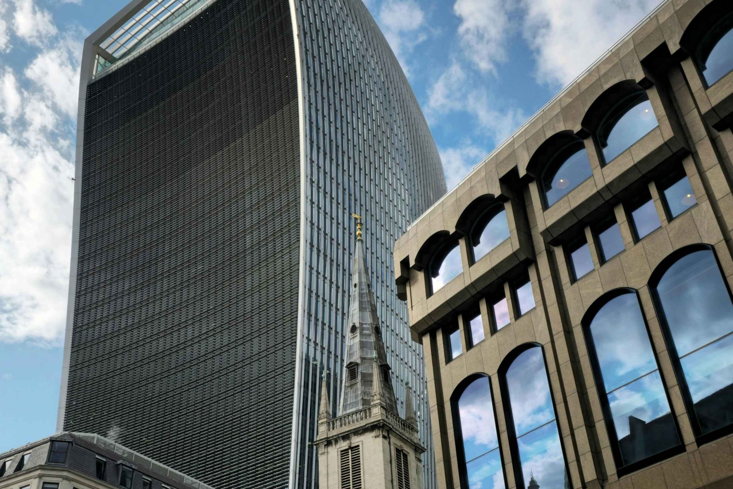 ロンドン：街の隠れた秘密を巡るガイド付きウォーキングツアー