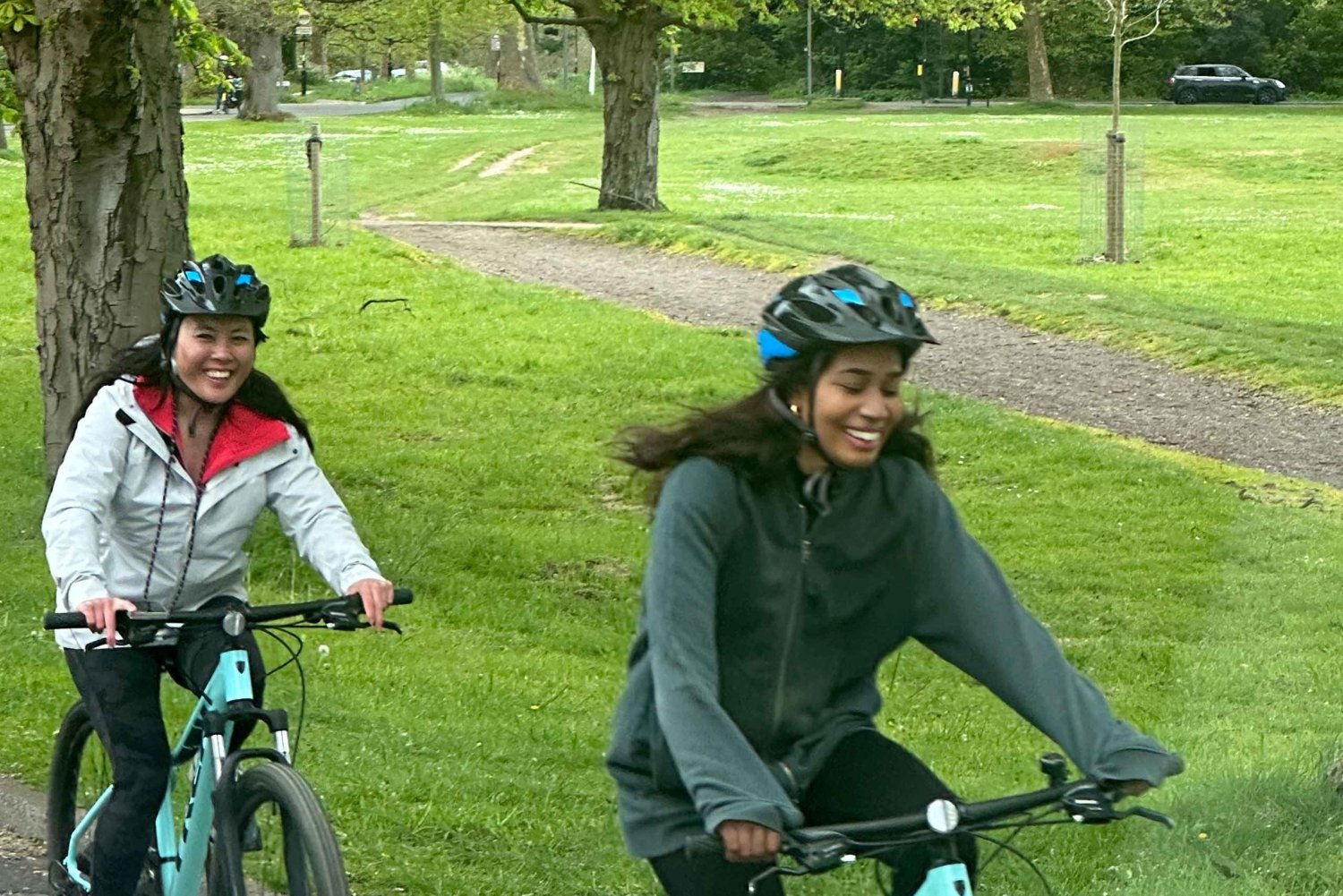 London: Historic Richmond Cycling Tour - Park, River, Palace