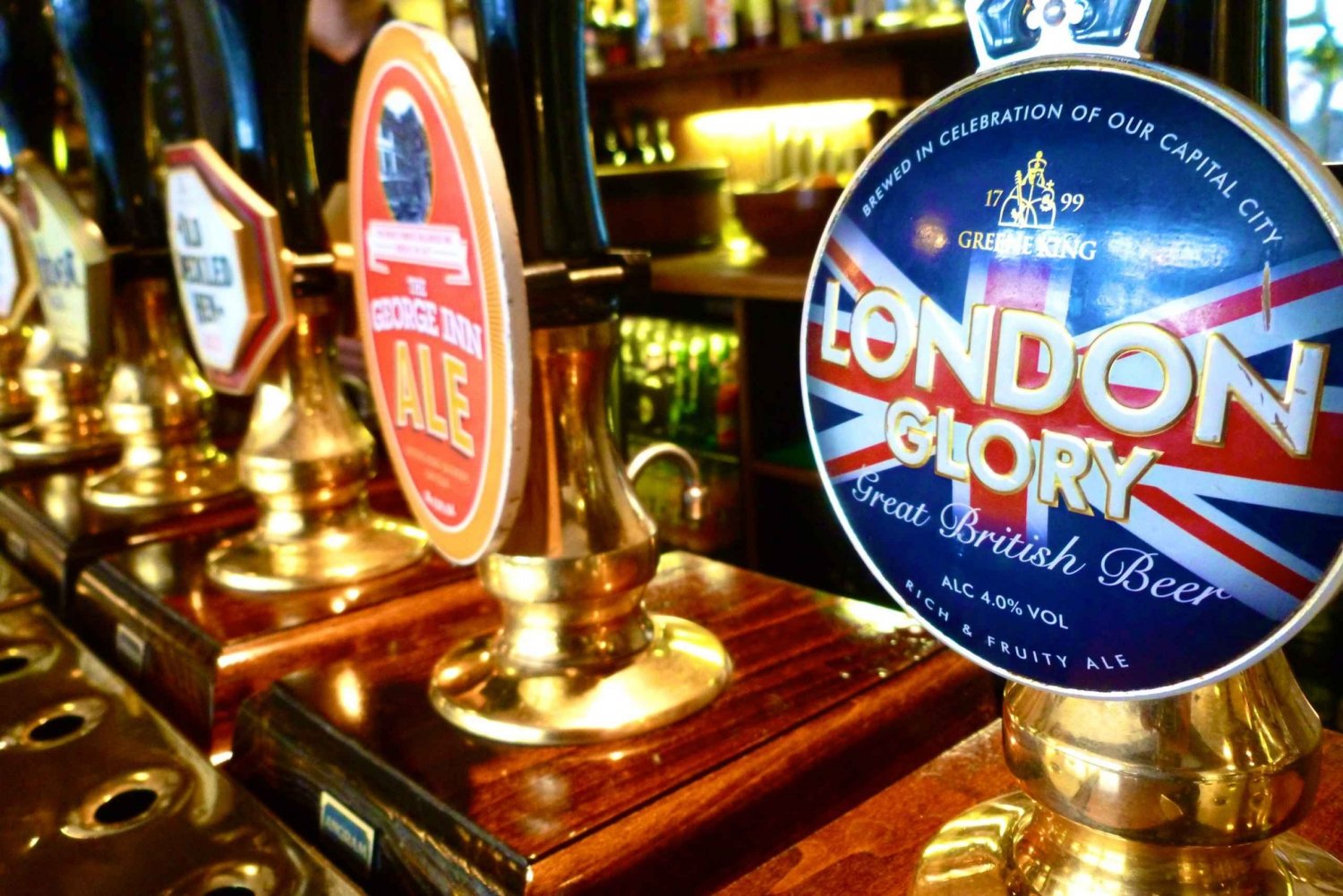 Utforska Utforska de historiska pubarna i centrala London