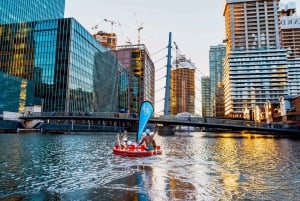 Lontoo: Hot Tub Boat opastettu historiallinen Docklands -risteily
