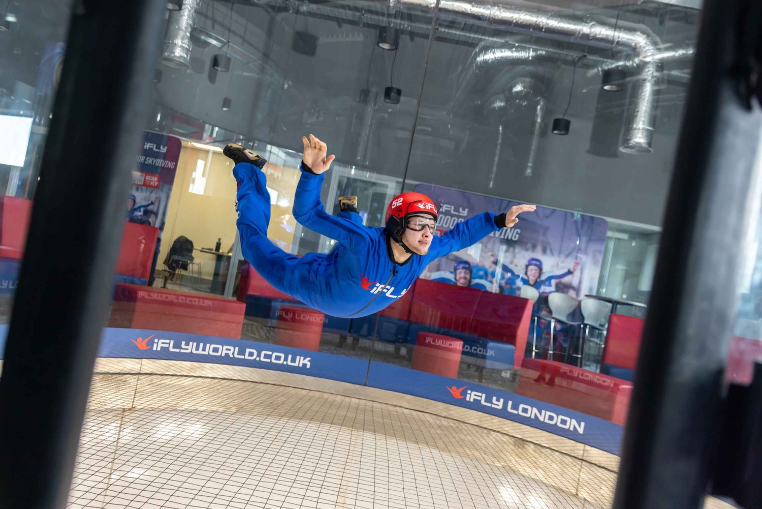 Londres: iFLY Indoor Skydiving no ingresso da O2