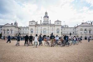 Londra: Tour in bicicletta dei monumenti e dei segreti con pub e arte di strada