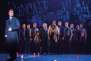 London: Les Misérables und 3-Gänge-Menü & Schaumwein