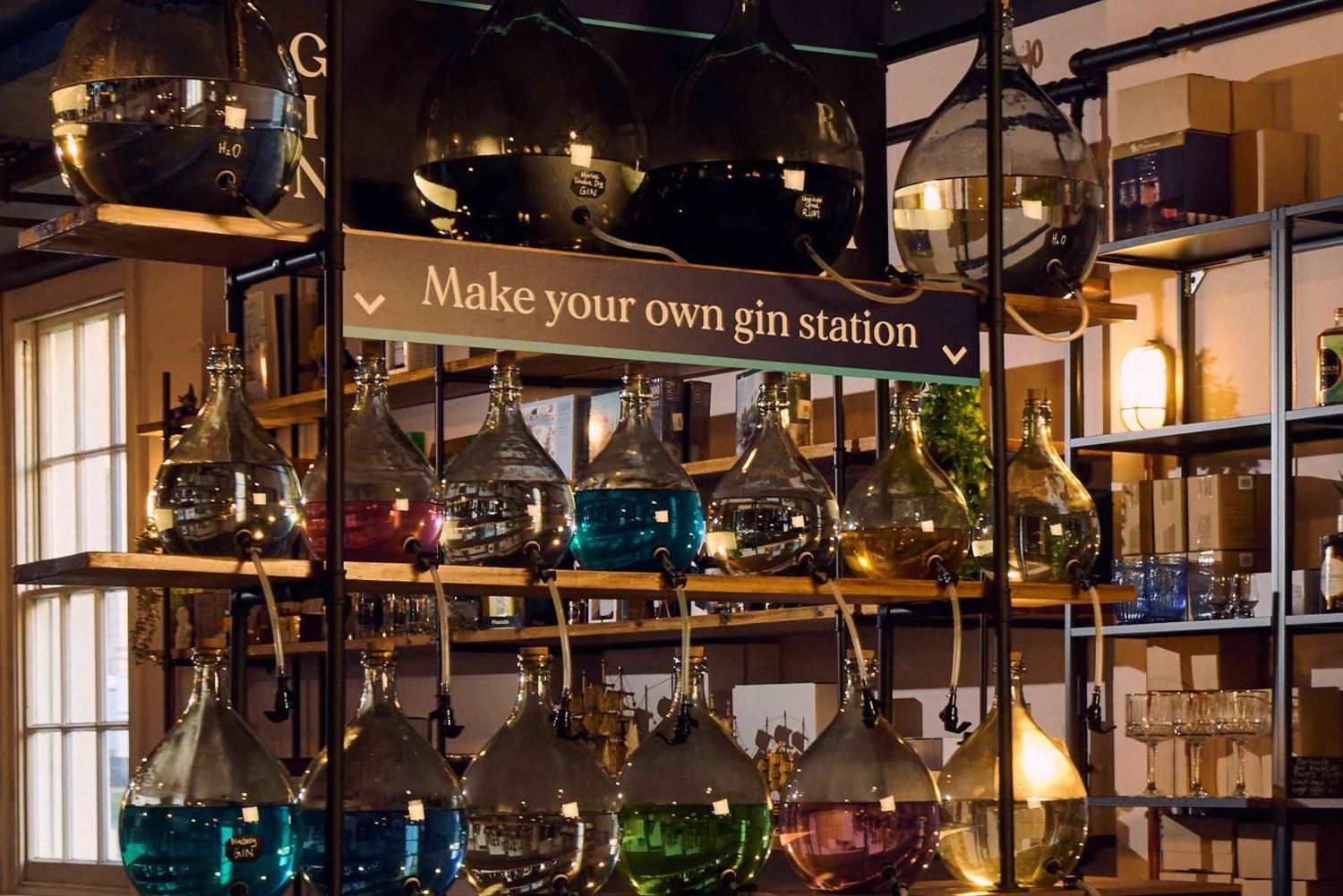 London: Make Your Own Gin Workshop with Take-home Bottle