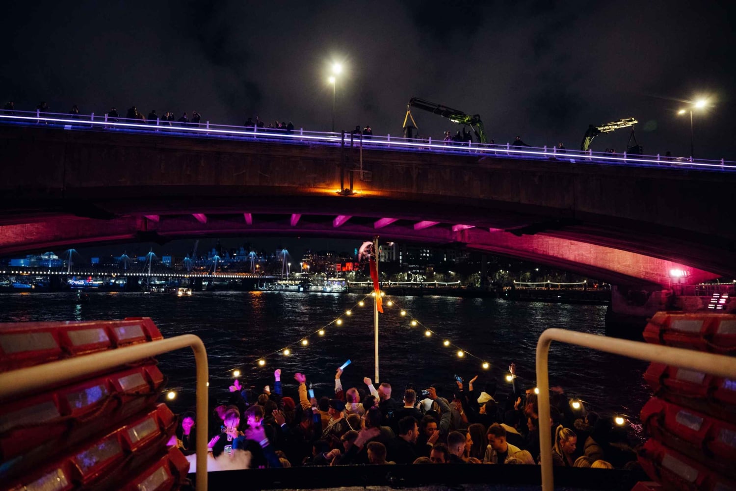 Londra: festa di Capodanno in barca con vista sui fuochi d'artificio