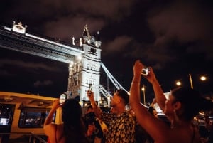 Londra: festa di Capodanno in barca con vista sui fuochi d'artificio