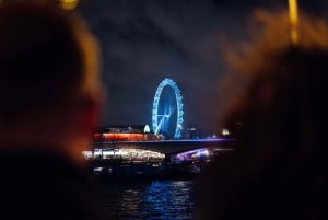 Londra: festa di Capodanno in barca con vista sui fuochi d'artificio