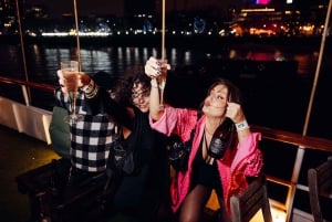 Londra: festa di Capodanno in barca con vista sui fuochi d'artificio